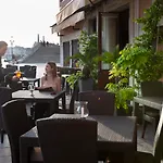 布奇托罗酒店 4*