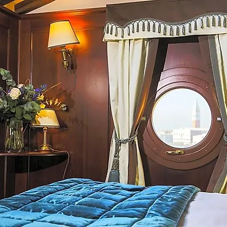 Bucintoro Hotel 4*